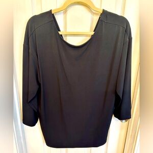 V-neck back, forgiving Ann Taylor Large Top